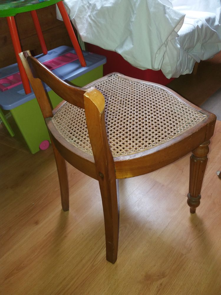 Chaise canel�e 60 Janville (60)