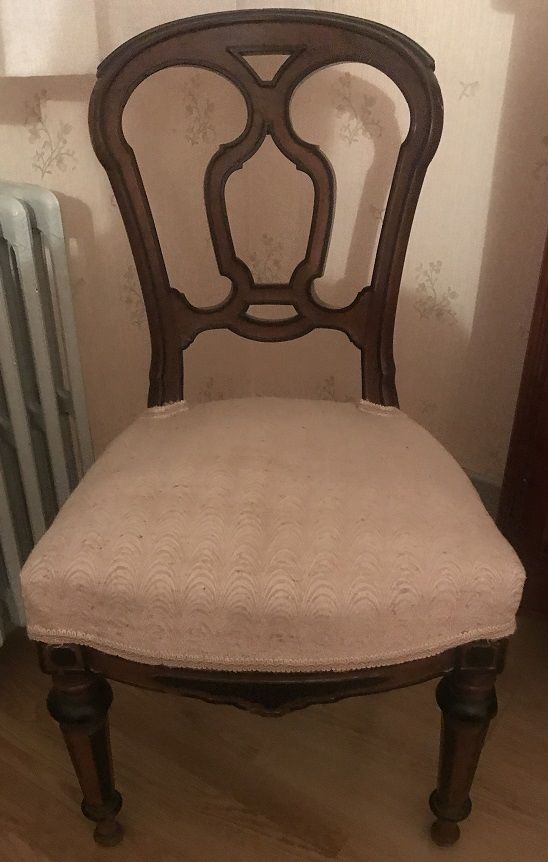 Chaise capitonn�e 25 Rosny-sous-Bois (93)