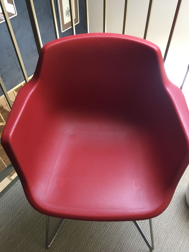 Chaise coque rouge Proinco 0 Basse-Rentgen (57)