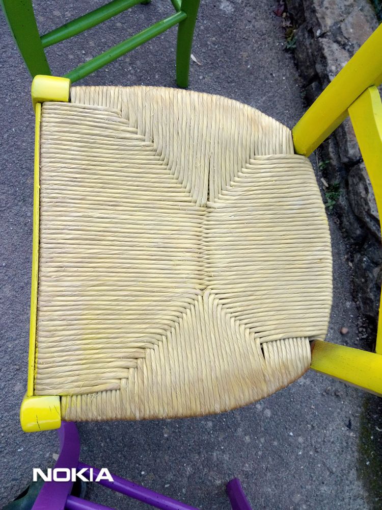 chaise de couleur 50 Saint-Paul-de-Varax (01)