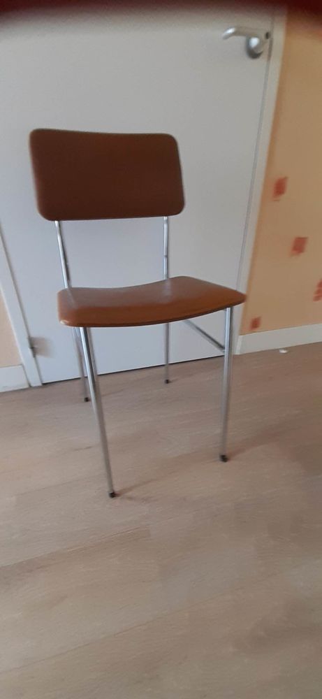 chaise de cuisine 30 Saint-Aubin-d'Appenai (61)