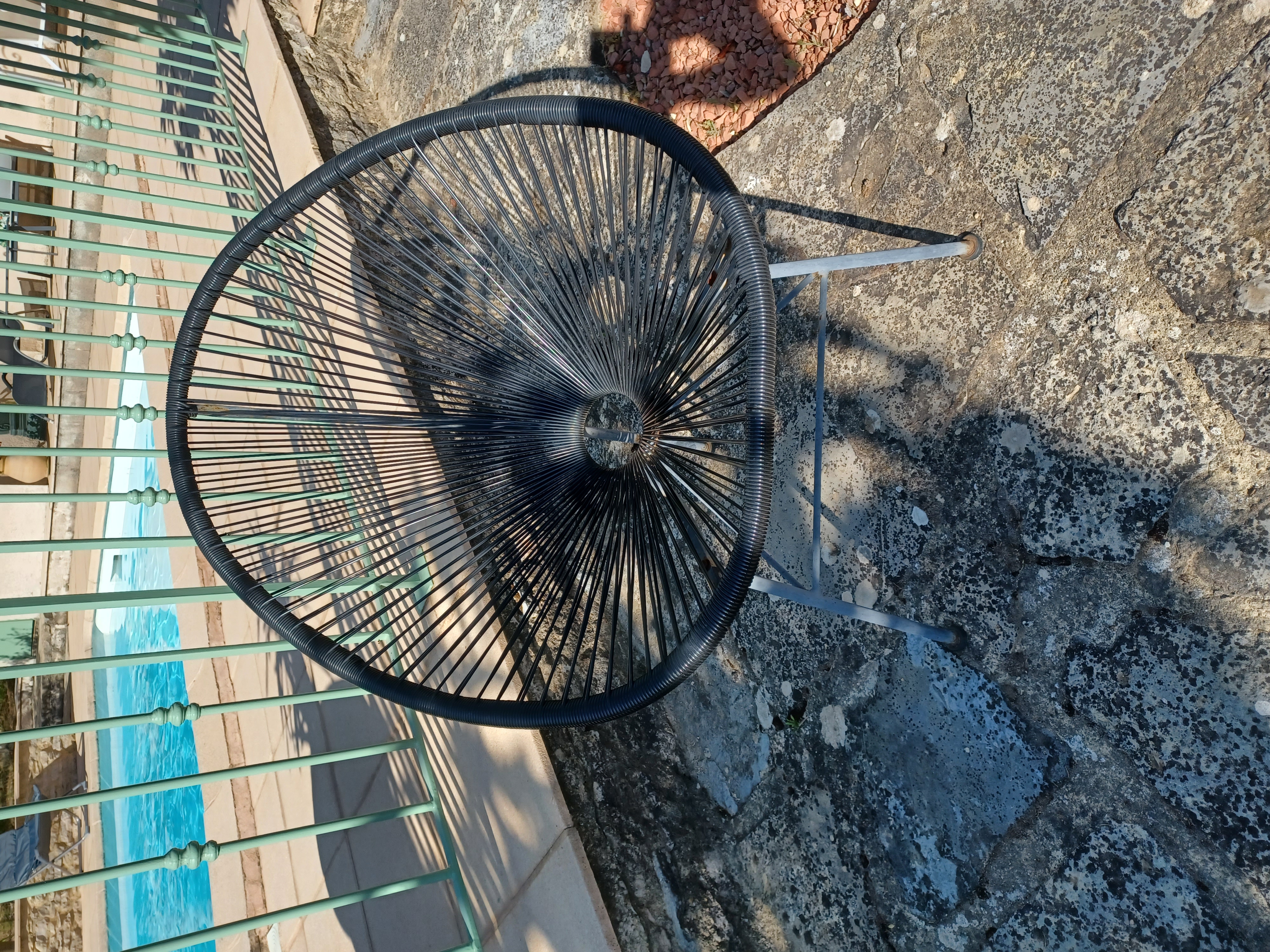 Chaise Design M�tal Noir Forme Circulaire 40 Poulx (30)