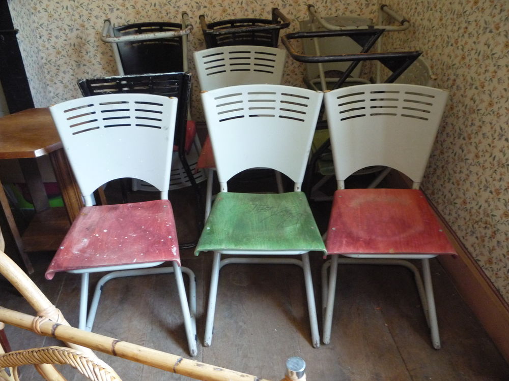 Chaise design moderniste
Le lot de 13 ou � l'unit�
35� pi�ce 35 Castres (81)