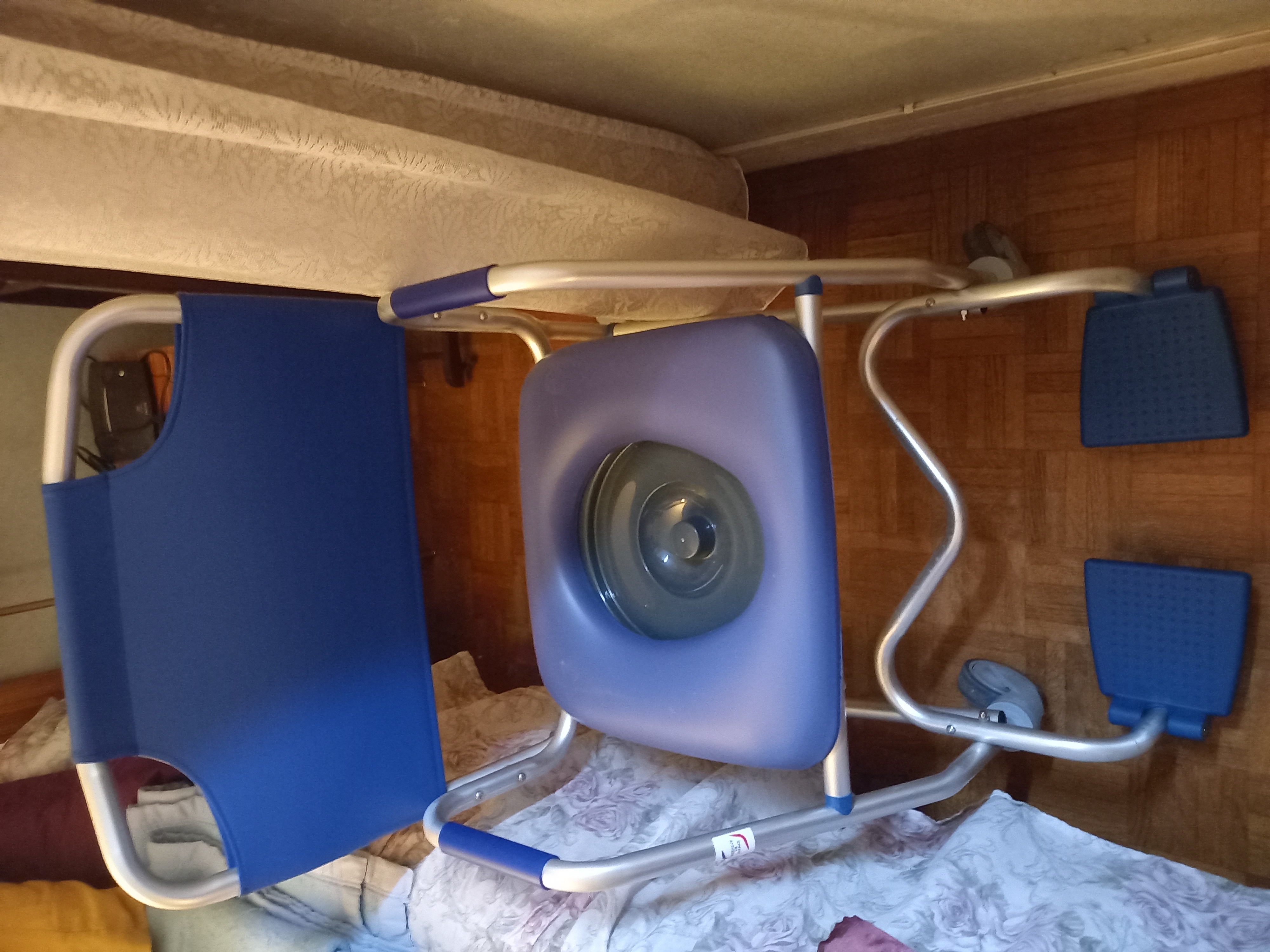 chaise de douche et d'aisance roulante 0 Maisons-Alfort (94)