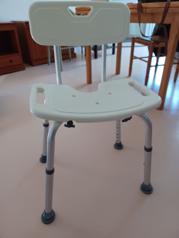 Av chaise de douche 35 Agen (47)