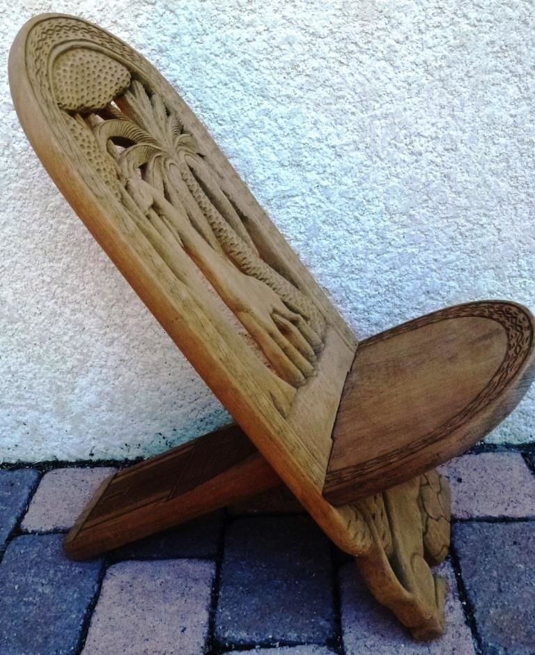 Chaise enfant en bois exotique sculpt� 45 Saint-Geoire-en-Valdaine (38)