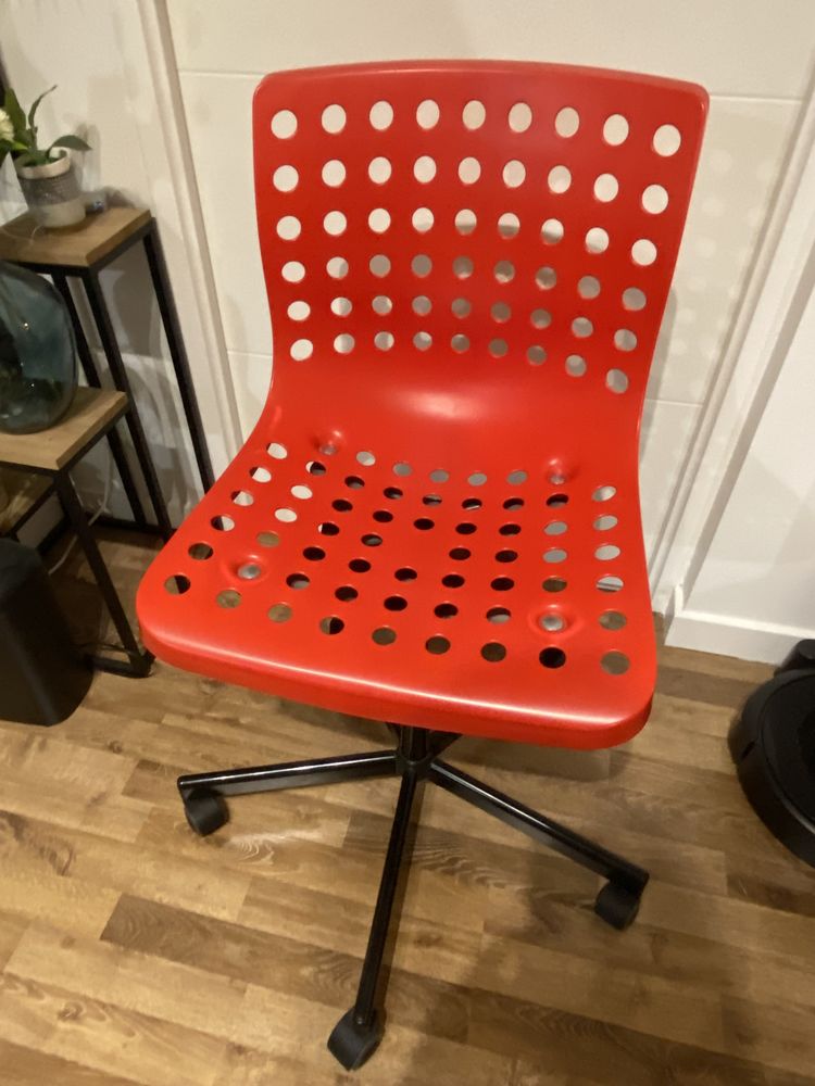 Chaise/fauteuil de bureau Skalberg d'Ikea rouge 8 Cr�teil (94)