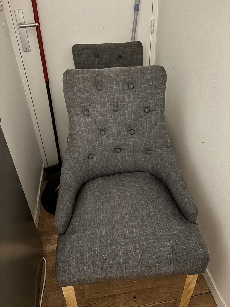 Chaise Gris �l�gant � Capitons 80 Fresnes (94)