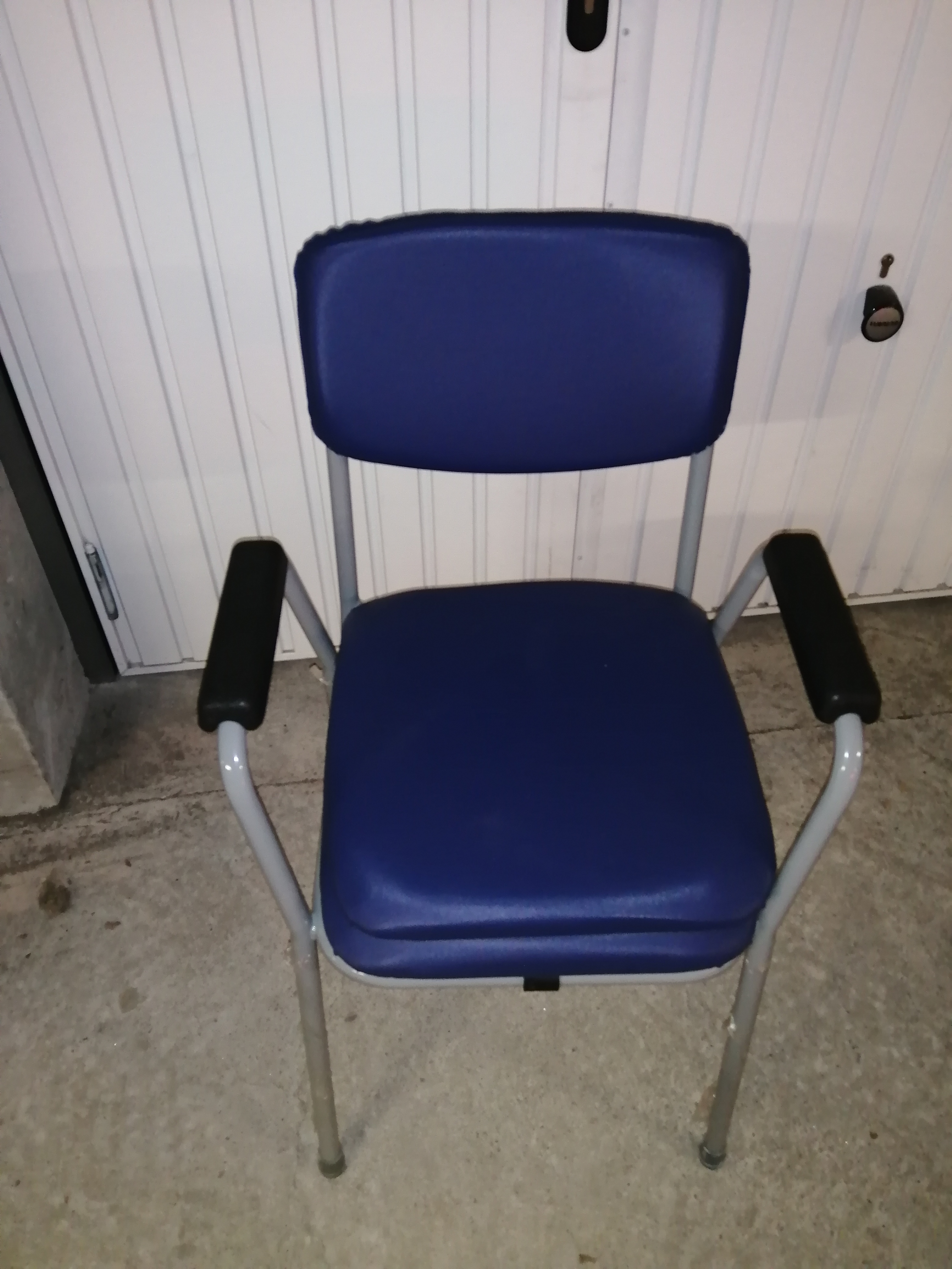 CHAISE WC HANDICAPE 55 Saint-Martin-d'H�res (38)