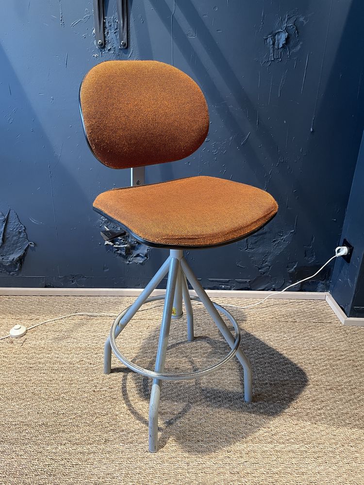 Chaise haute d'atelier indus vintage BAO LIVRAISON POSSIBLE 149 Lorient (56)