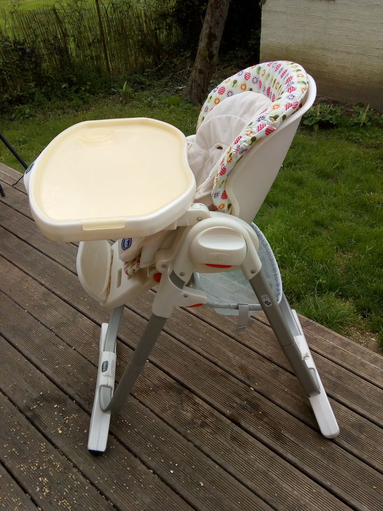 chaise haute b�b� chico en parfait �tat 80 Naucelle (12)