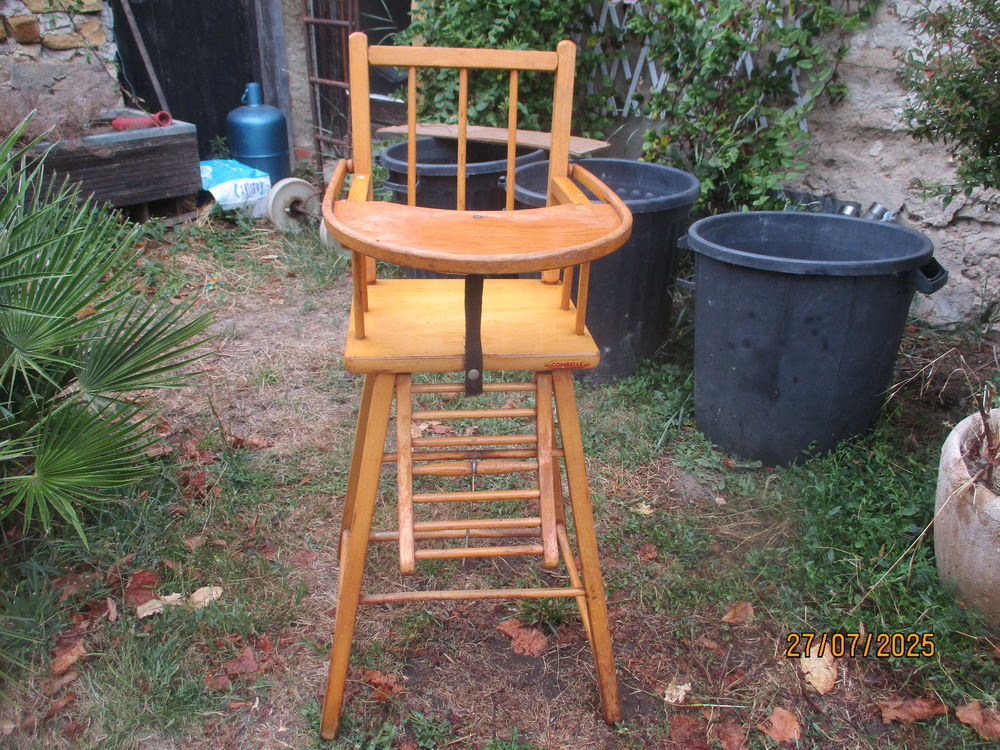 CHAISE HAUTE EN BOIS  POUR ENFANT BON ETAT 10 Roanne (42)