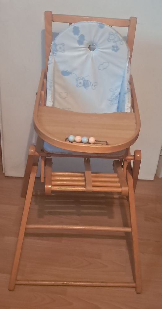 chaise haute en bois et son coussin 15 T�che (38)