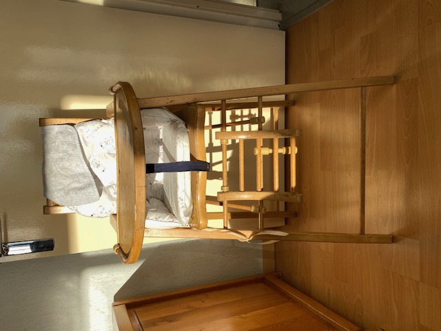 Chaise haute enfant ann�es 60 bois
22 Le Val-de-Gu�blange (57)