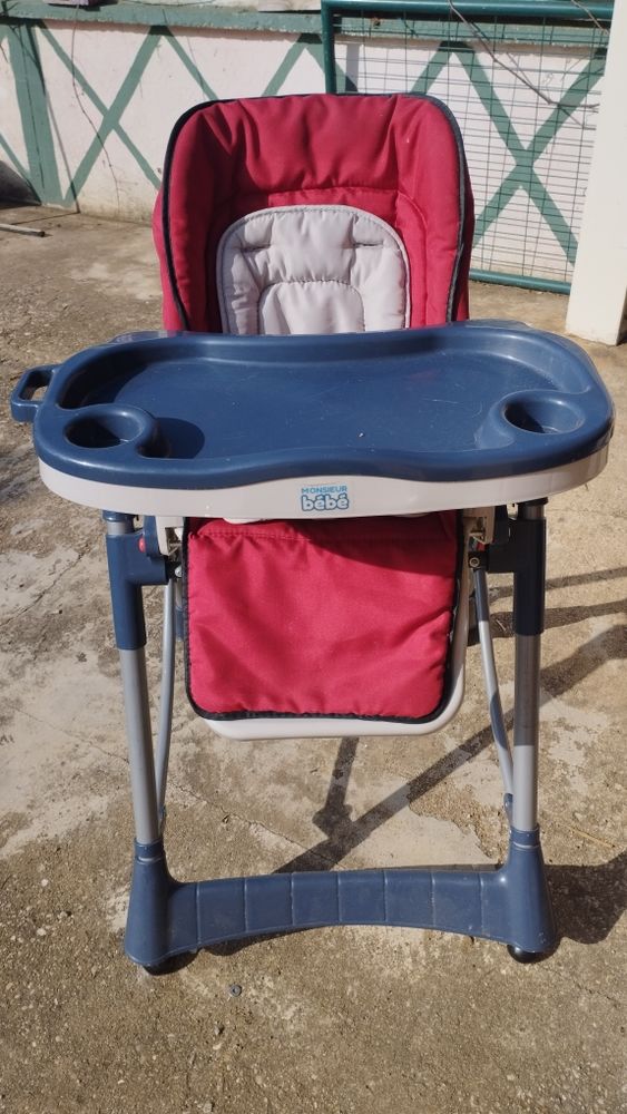 chaise haute excellent etat monsieur bebe 20 M�con (71)
