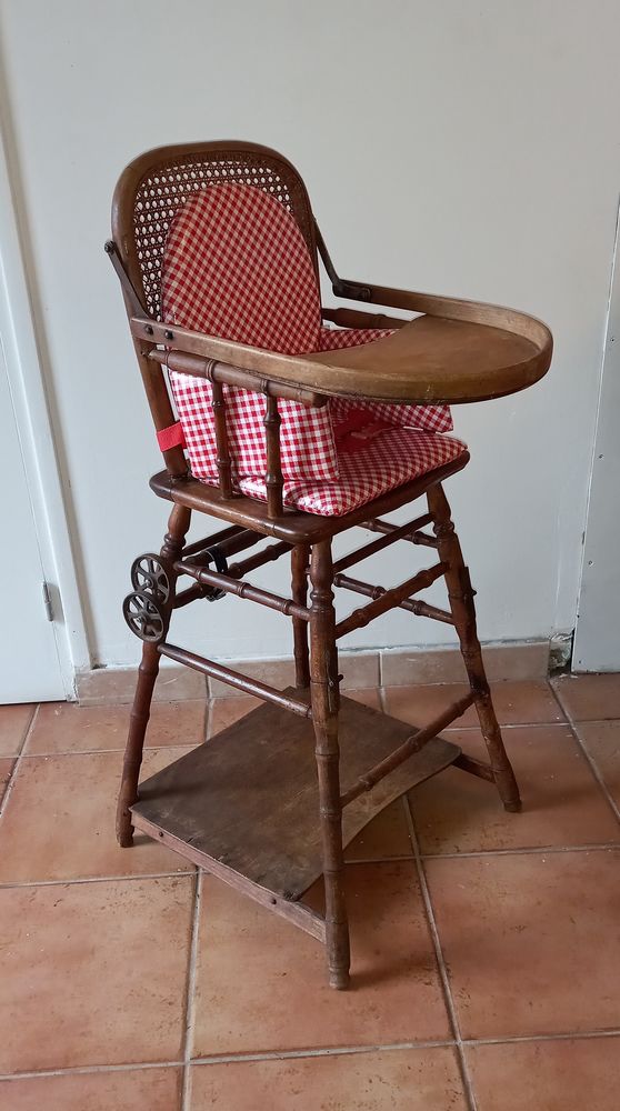 Chaise haute pour b�b� vintage 30 Mons-en-P�v�le (59)