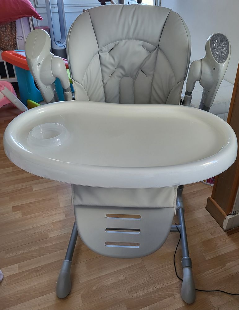 Chaise haute Slipy 3 en 1 bebe2luxe
Tr�s bon �tat 110 Massy (91)