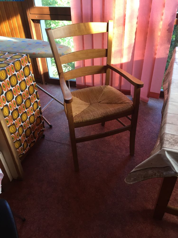 Chaise  en paille 30 Montfort-sur-Meu (35)