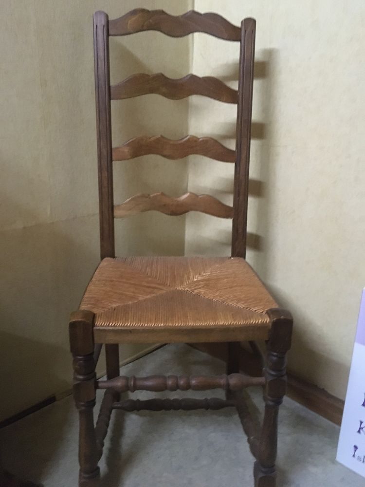 Chaise paillée en bois 0 Novéant-sur-Moselle (57)