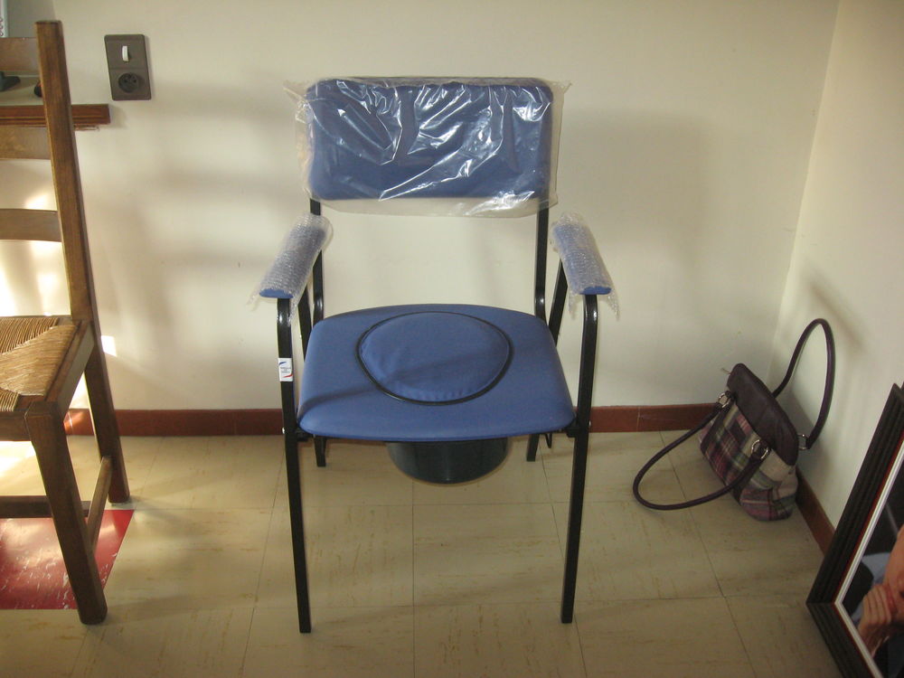 chaise perc�e 0 Lun�ville (54)