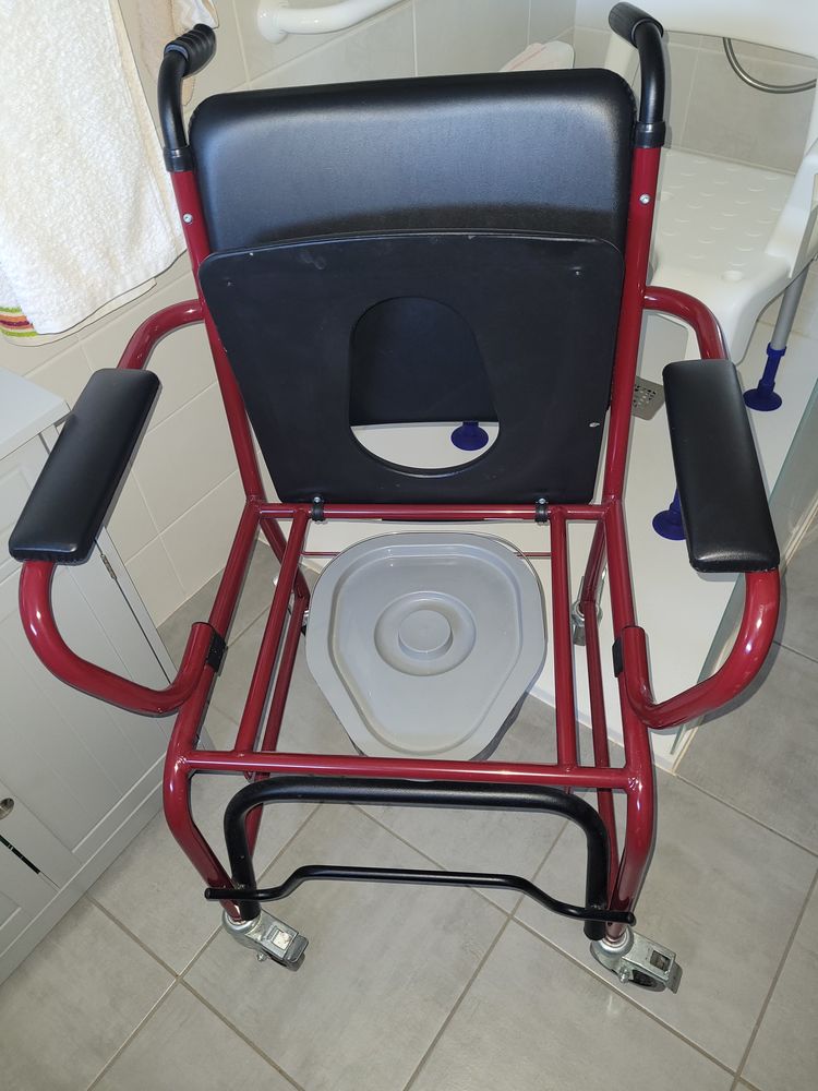 Chaise perc�e 100 Brive-la-Gaillarde (19)