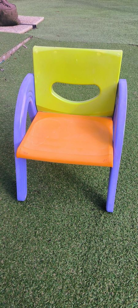 chaise en plastique solide 3 Meilhaud (63)
