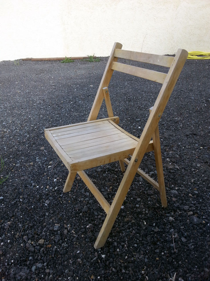 CHAISE pliable en bois
0 Tours (37)