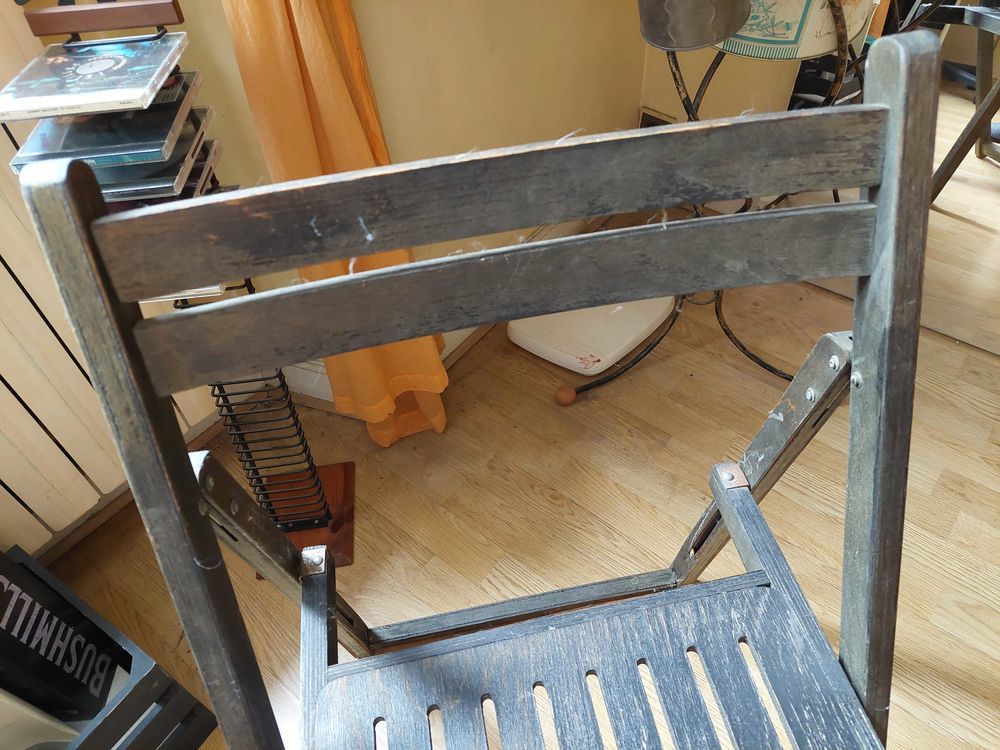 Chaise pliante en bois 10 Toulon (83)