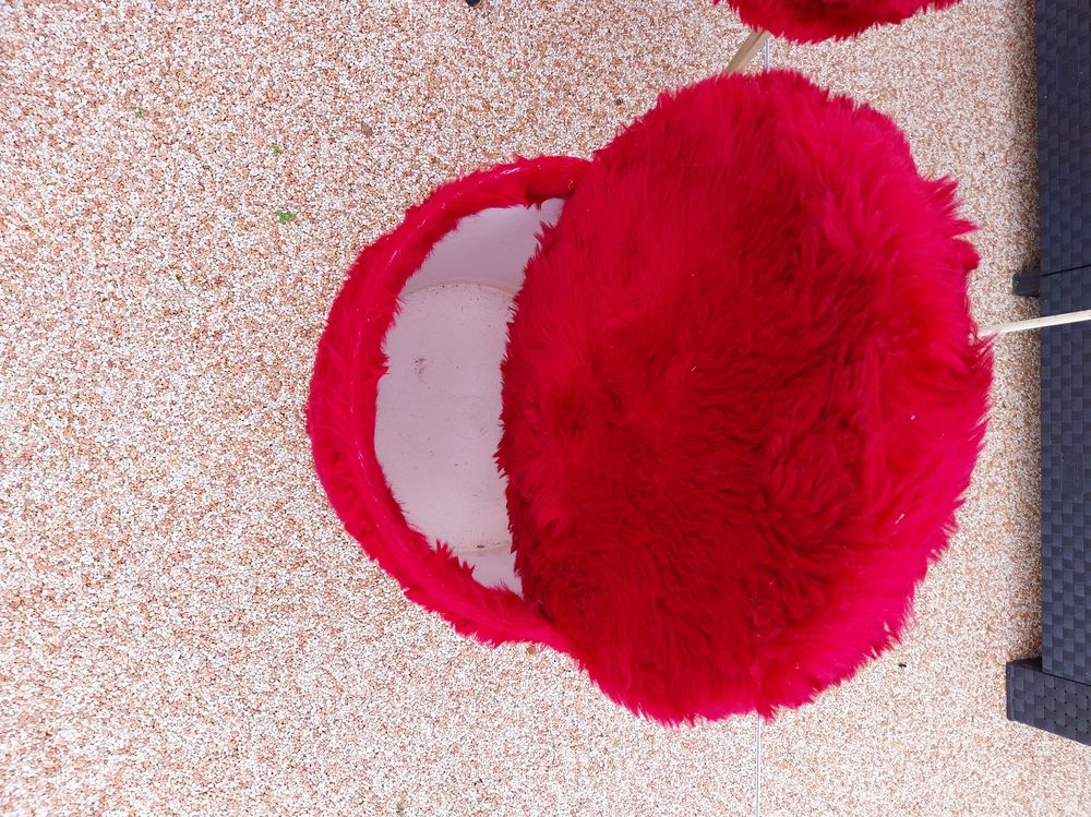 Chaise et pouf coffre moumoute rouge vintage ann�e 70 120 Montigny-sur-Avre (28)