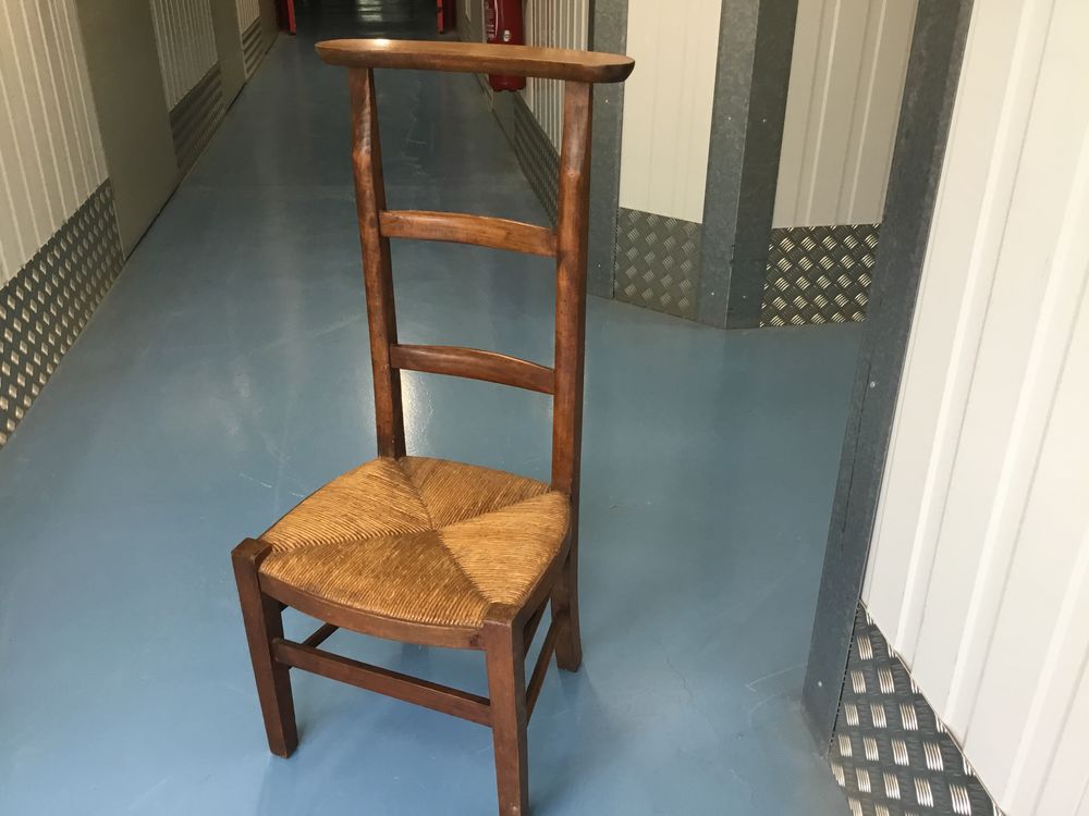 Chaise prie-dieu 29 Le Cannet (06)