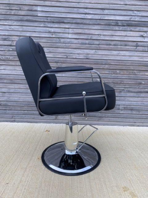 Chaise de qualit� coiffure barbier. 299 Montpellier (34)