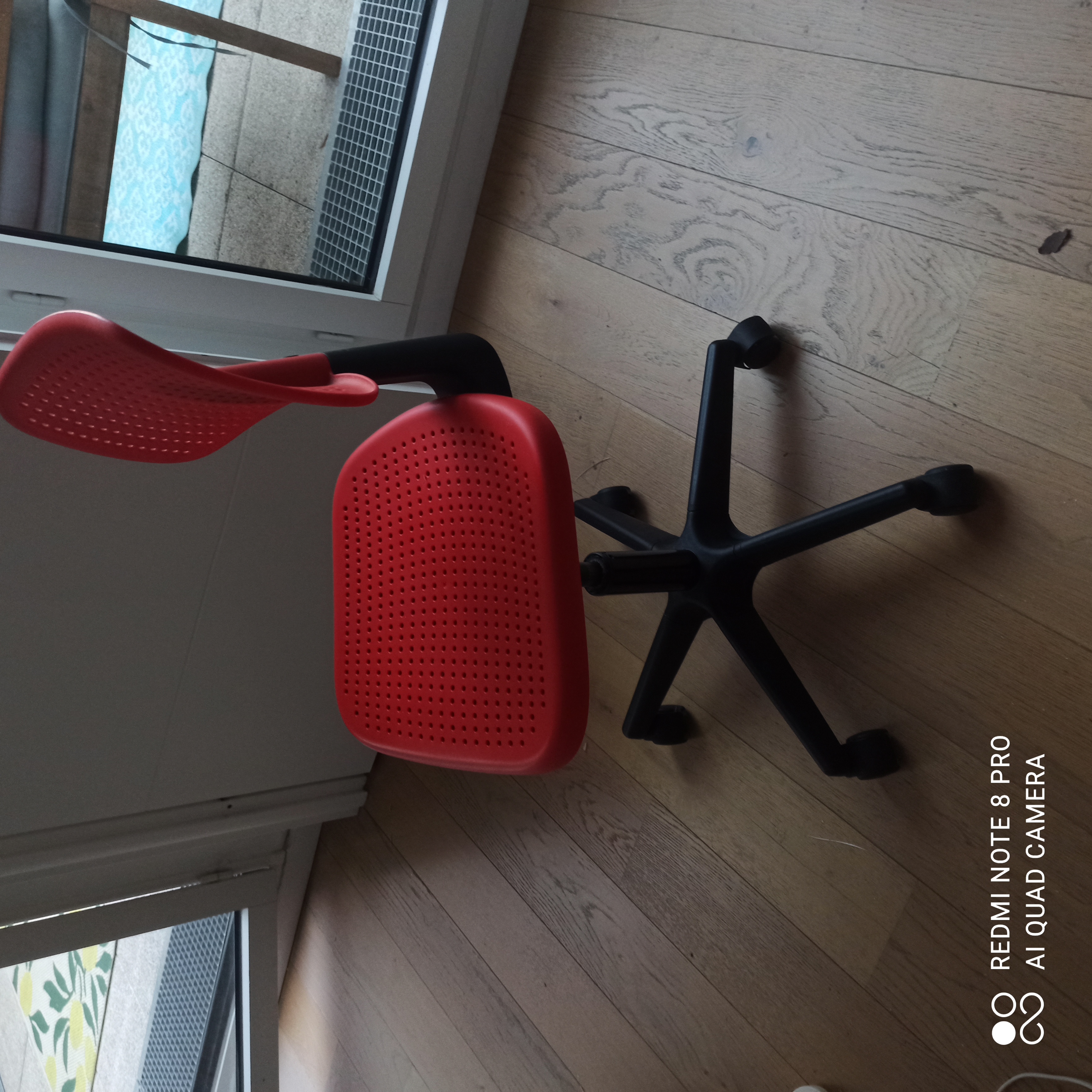 chaise rouge � roulettes 10 Maisons-Alfort (94)