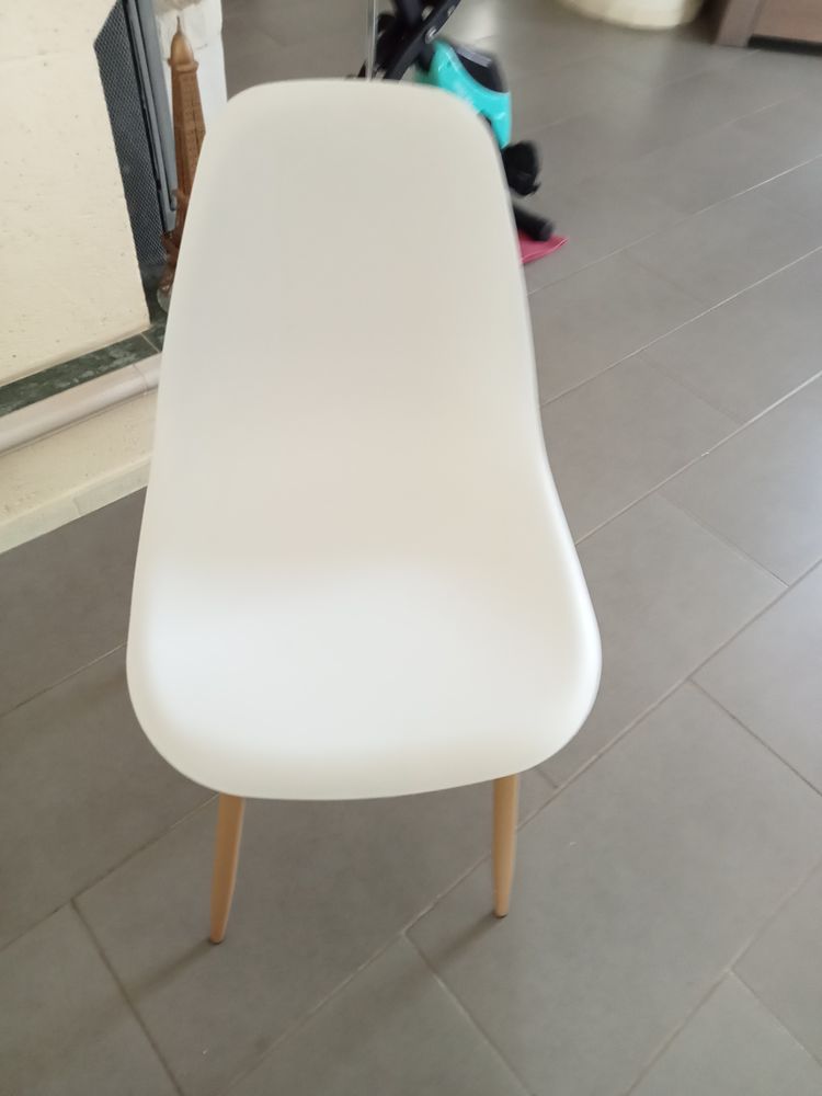 Chaise de salle � manger 100 Belleville-sur-Vie (85)