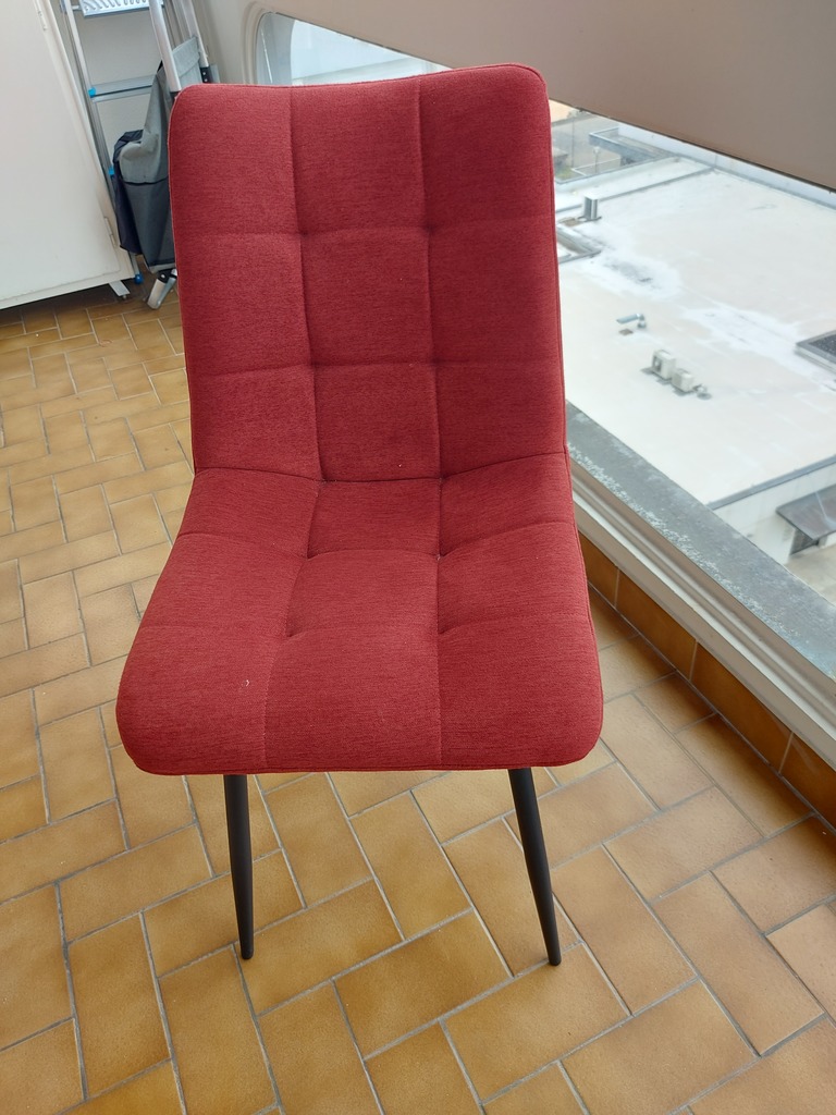Chaise de salle � manger rouge �l�gante 40 Cholet (49)