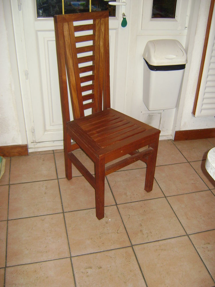Chaise teck massif ( estampill�es ) 40 Saint-Nicolas (62)