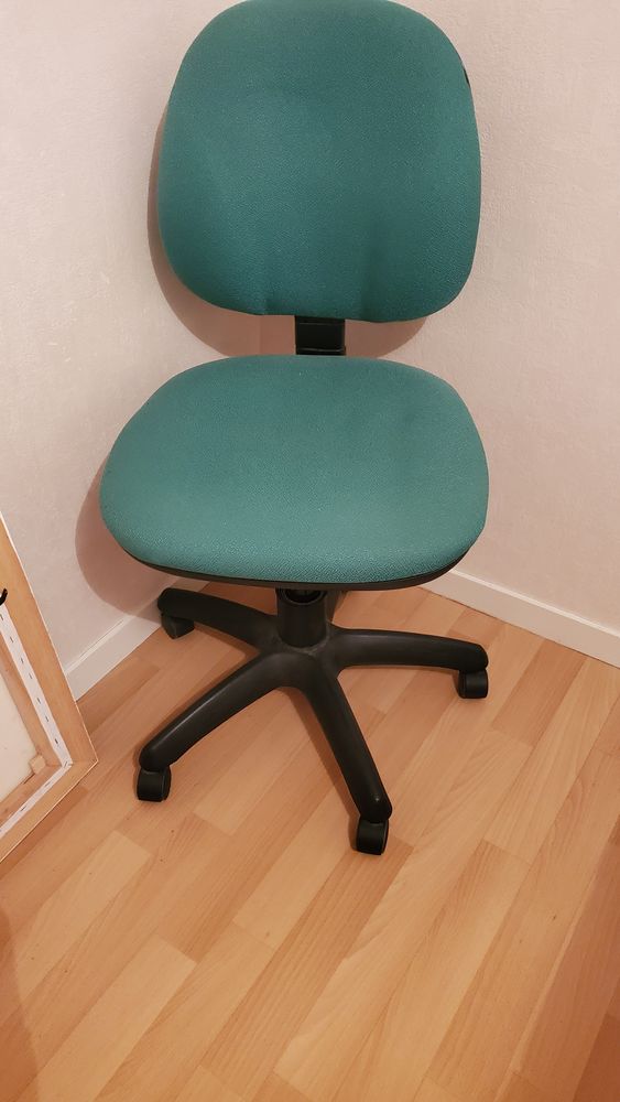 chaise 25 La Roche-sur-Yon (85)