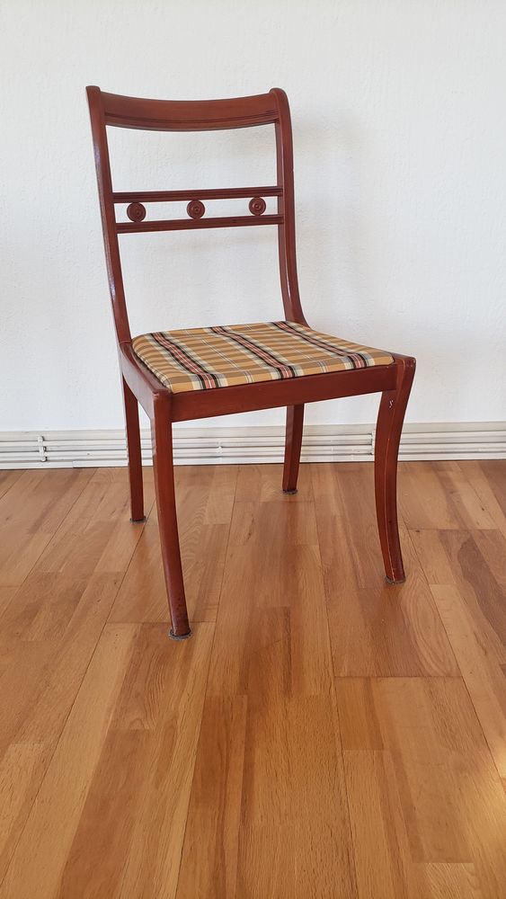 Chaises anciennes en bois (3) 0 Ferney-Voltaire (01)