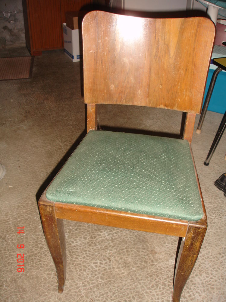 Lot de 2 chaises anciennes capitonn�es 50 La Tranche-sur-Mer (85)