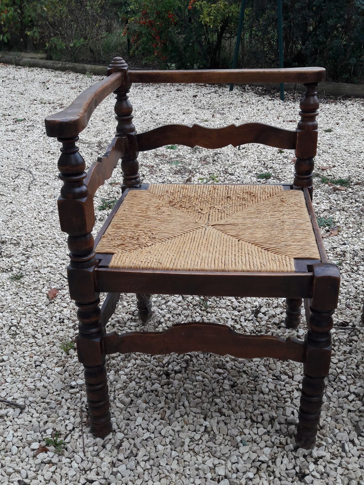 2 chaises d'angle en bois, avec assise en paille 0 Gr�zieu-la-Varenne (69)