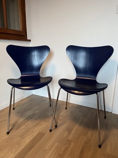 2 Chaises Arne Jacobsen / Fritz Hansen 450 Vallorcine (74)