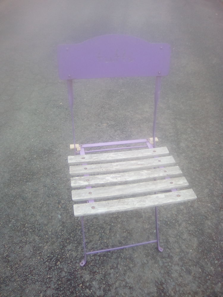 2 chaises bistrot : Hesp�ride + chaise sans marque 10 Beauchamp (95)