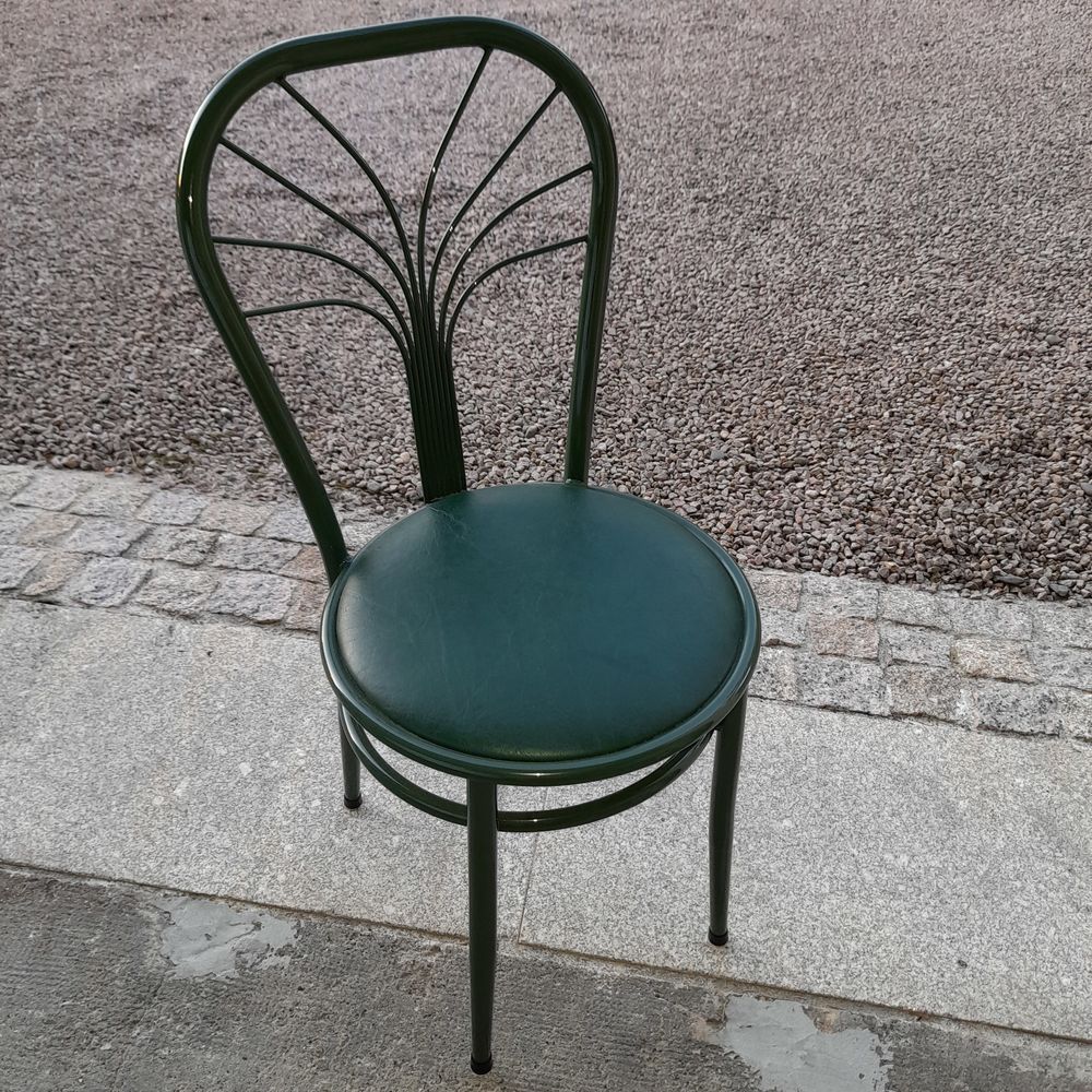 Chaises bistrot 
40 Cusset (03)