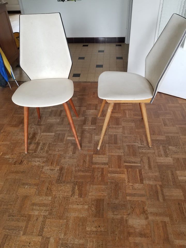 Lot de 6 chaises blanches en bois 30 Pierre-B�nite (69)