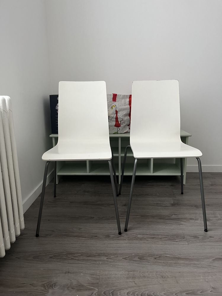2 Chaises blanches Ikea 20 Roanne (42)
