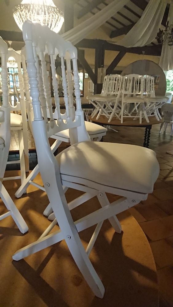  chaises blanches Napoleon 3 8500 Larreule (65)
