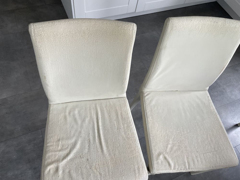 Chaises blanches 20 Aire-sur-la-Lys (62)