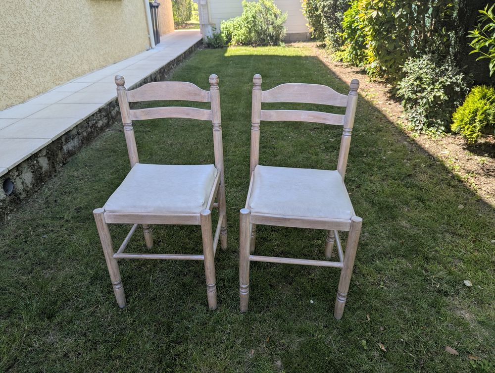 Lot de 4 chaises bois blanchi ou ch�ne clair 40 Miribel (01)