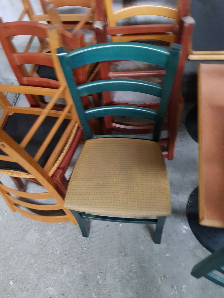 4 chaises en bois couleur verte 0 Rethel (08)