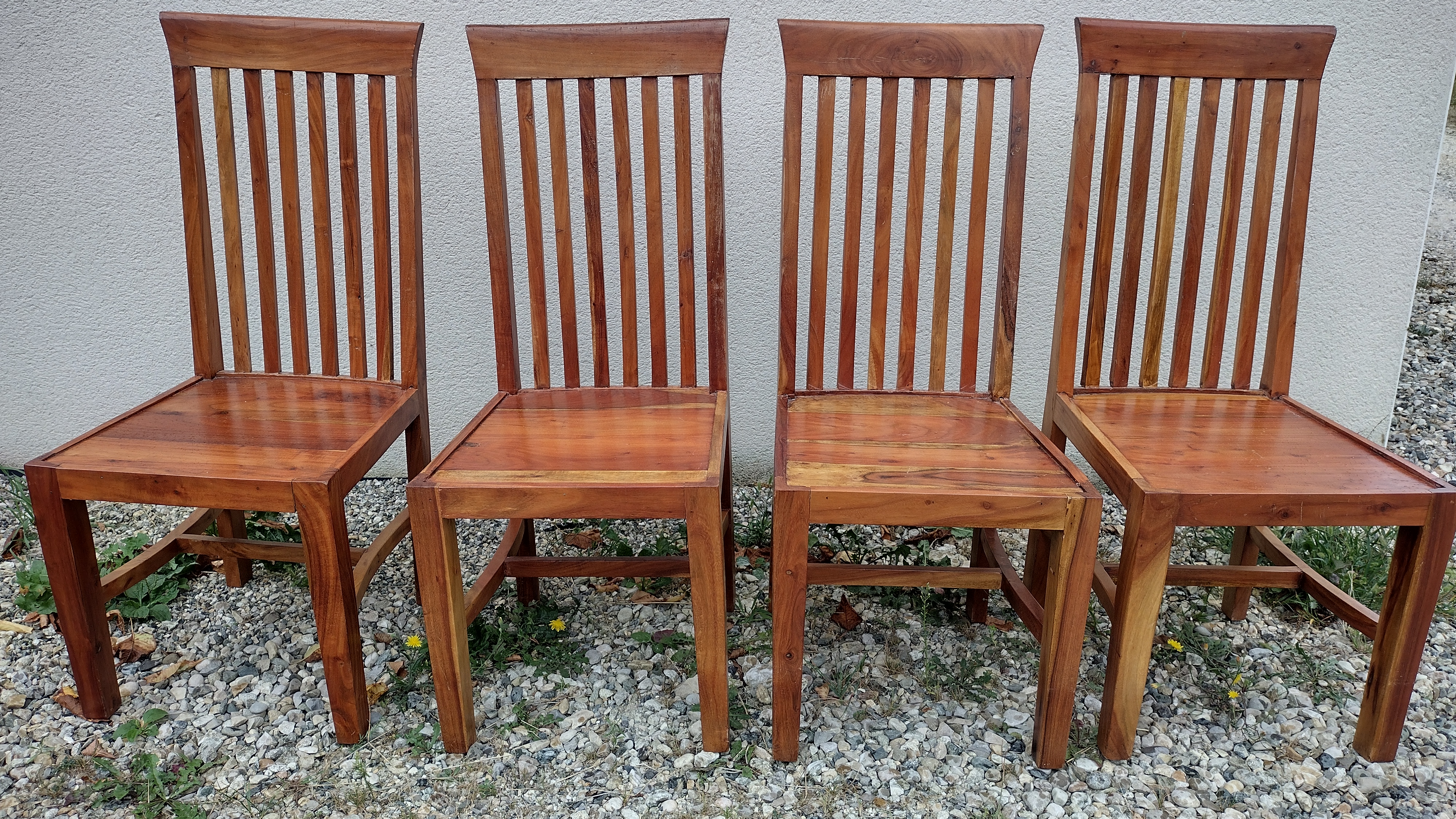 4 Chaises Bois massif 180 Chabeuil (26)