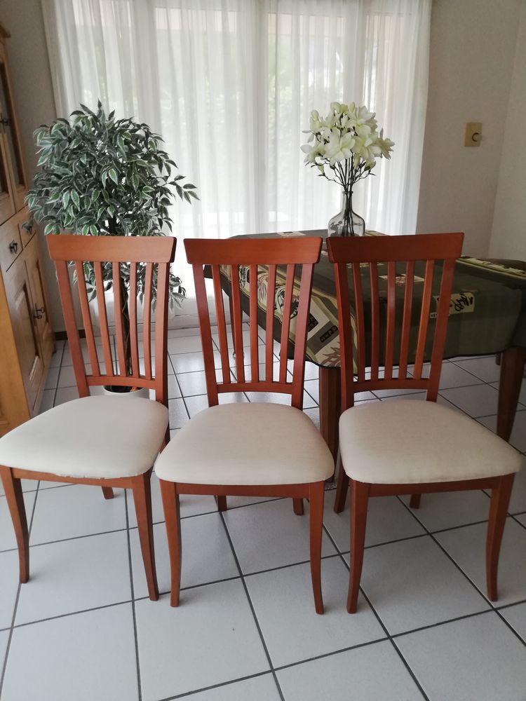 3 chaises bois massif 45 Sierentz (68)